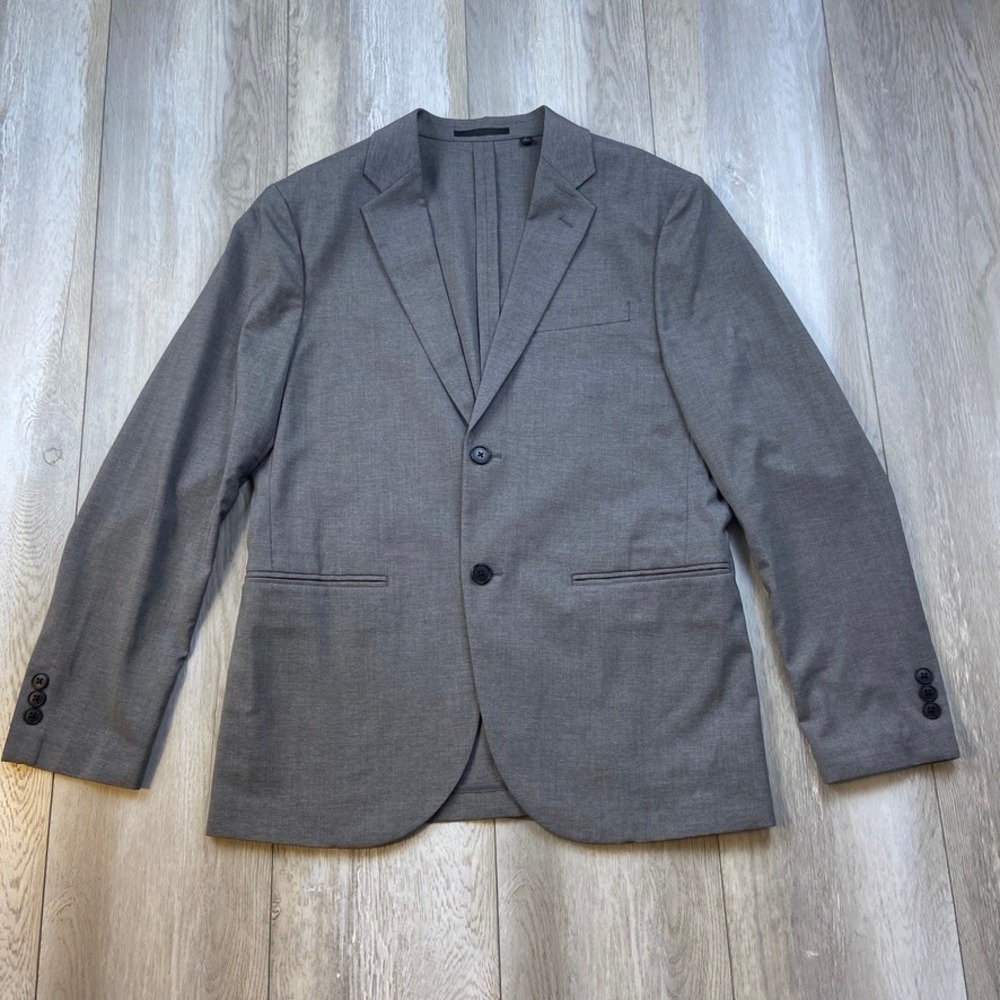 Uniqlo Blazer Mens Small Gray Slim Fit 2 Button Sport Coat Jacket Lightweight